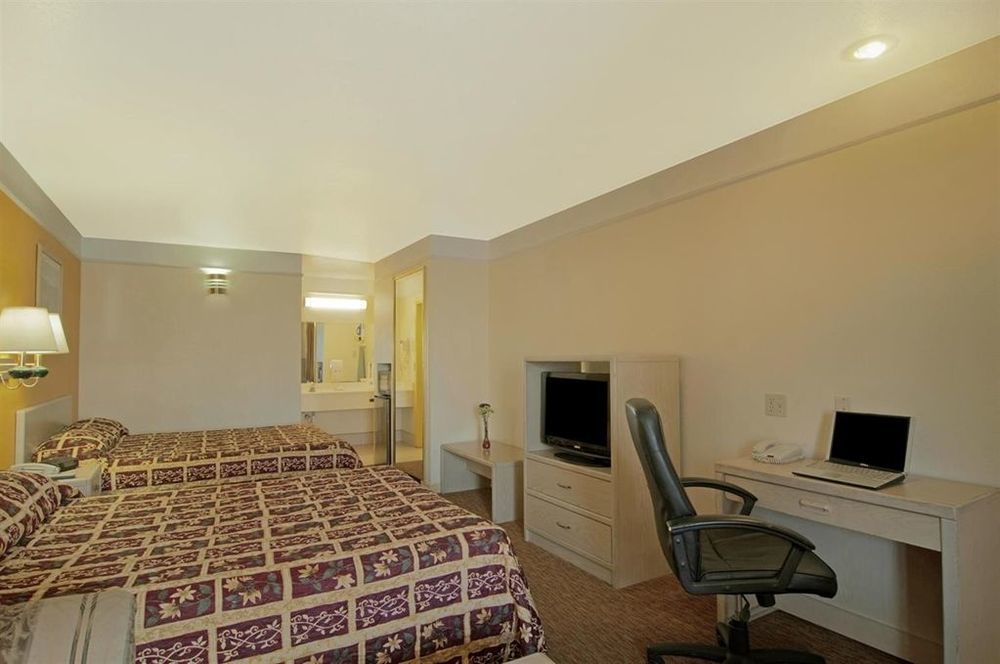 Texas Inn & Suites Pharr/San Juan Room photo