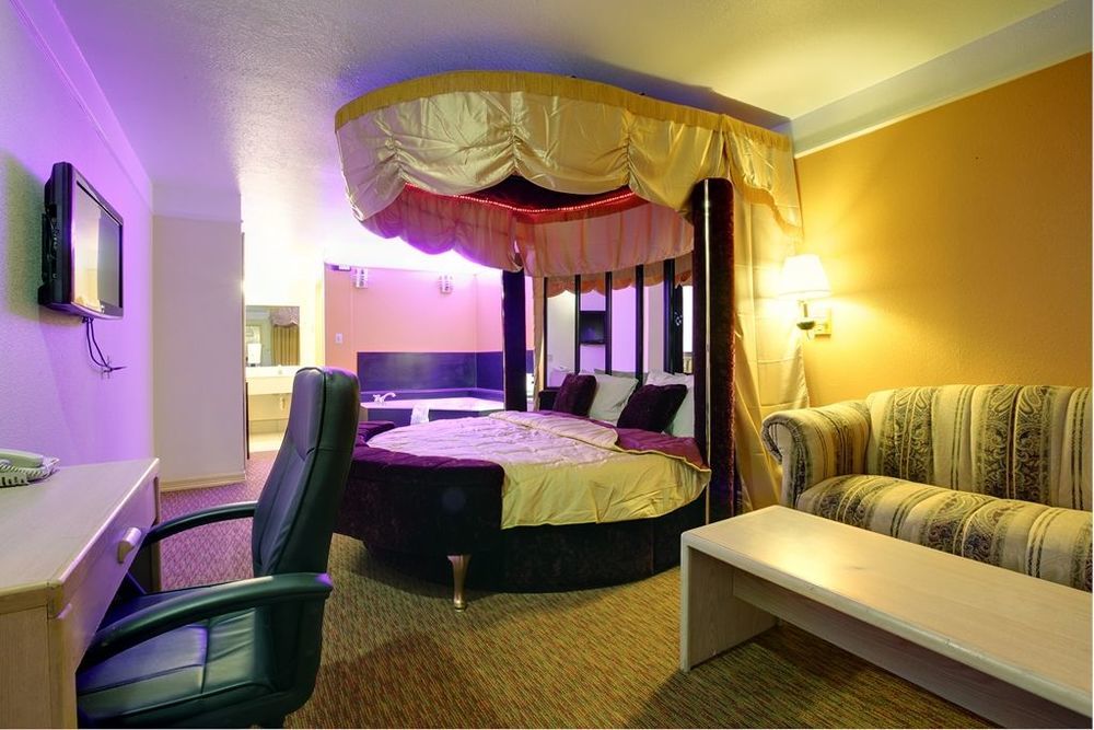 Texas Inn & Suites Pharr/San Juan Room photo
